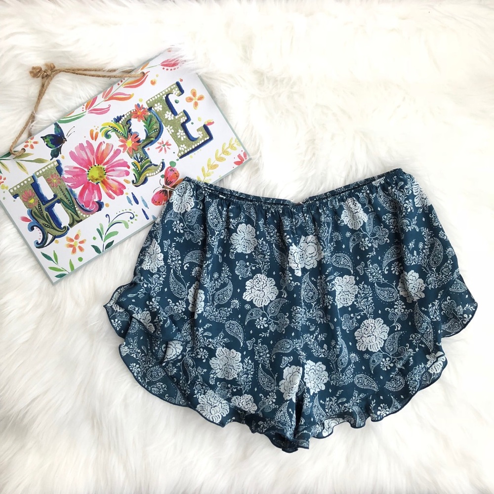 ⚠️SOLD⚠️ Chelsea28 Pajama Shorts Size Small